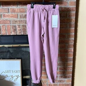 NWT Lululemon On the Fly Woven Joggers